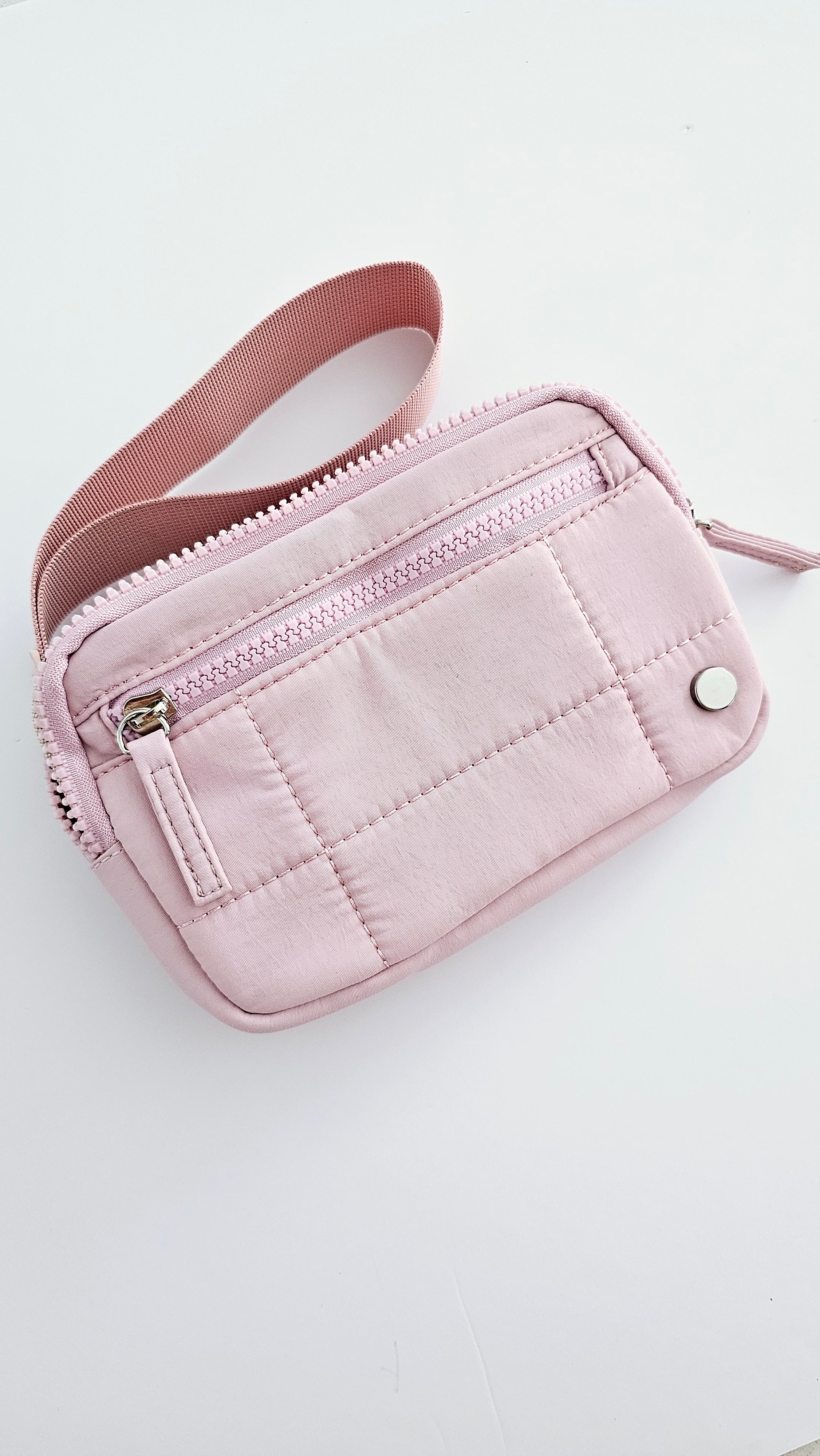 Pochette rose avec dragonne